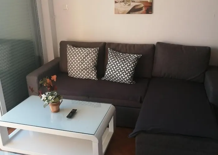 9 * Makarská